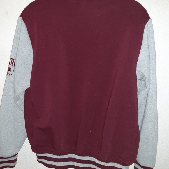 CA Sweater size small - Picture 4 of 4